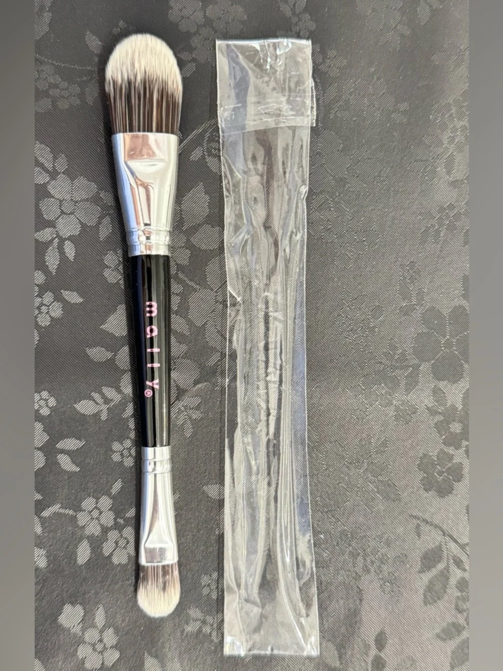 Mally Dual Brush